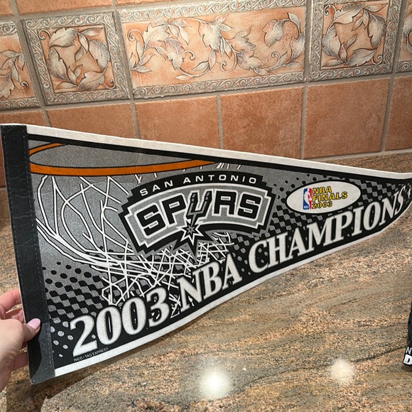 San Antonio Spurs TShirts - Set of 3 & Banner - Picture 2 of 11
